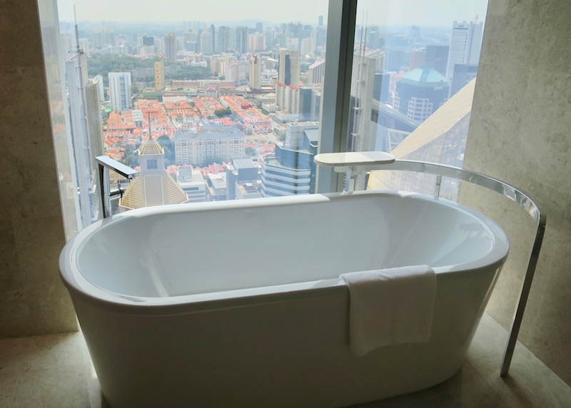 Westin Singapore review - bathtub with a view