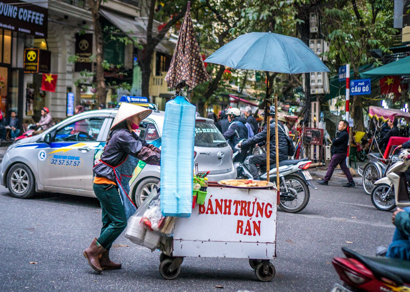 Hanoi trip blog - street vendors