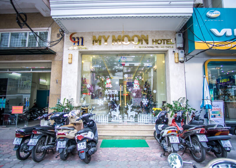 My Moon hotel Hanoi - front door