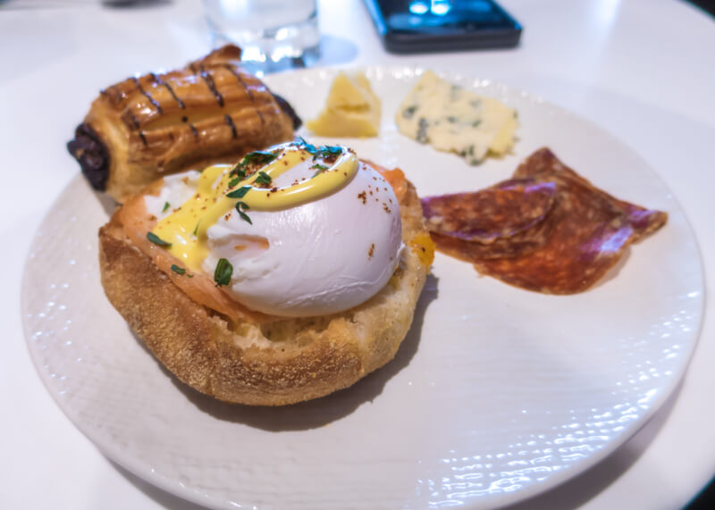sheraton on the park sydney review - yummy breakfast