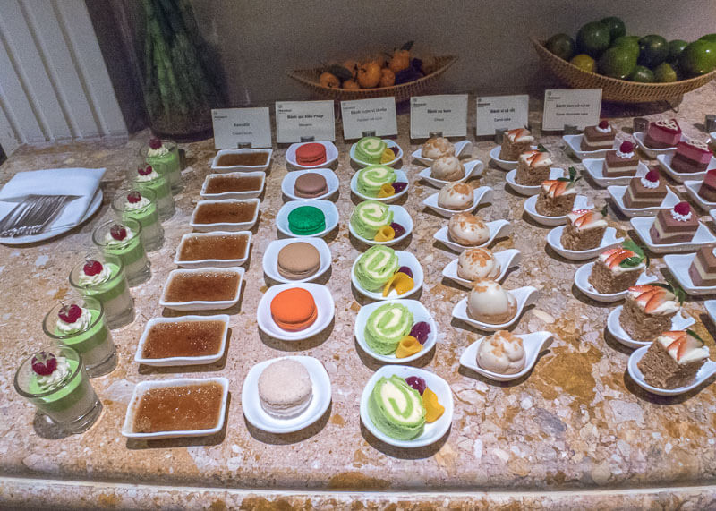 Sheraton hanoi hotel vietnam - yummy desserts