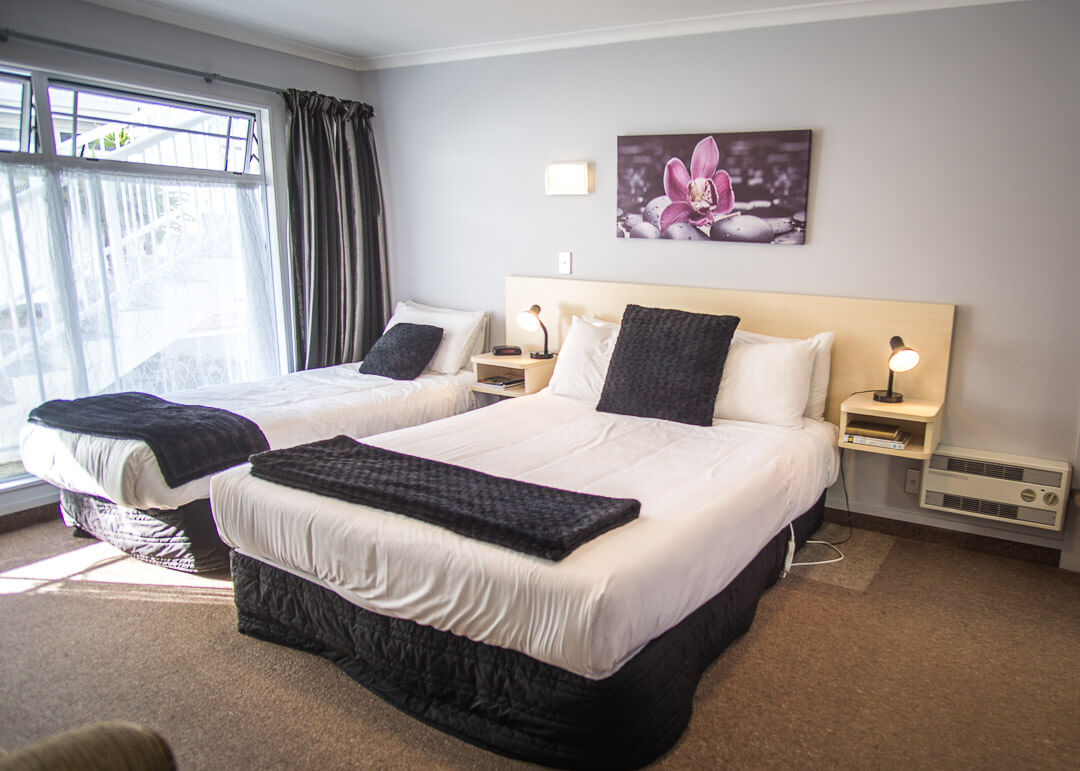 Executive Motel Taupo New Zealand - two beds