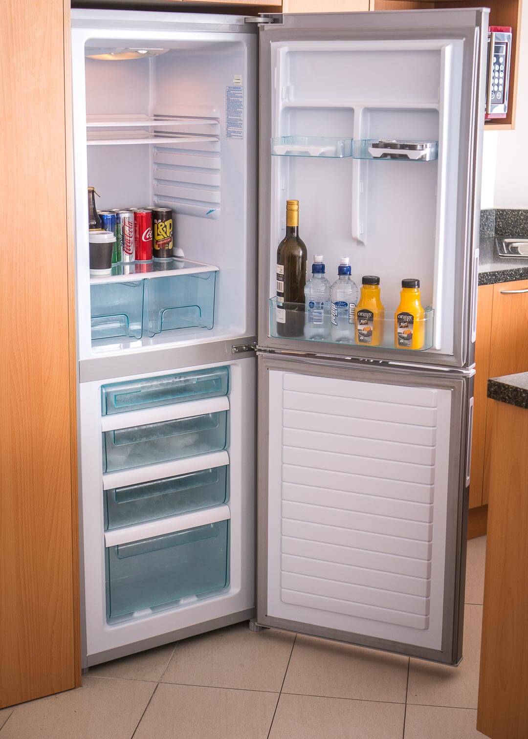 Fino Hotel and Suites Christchurch - fridge