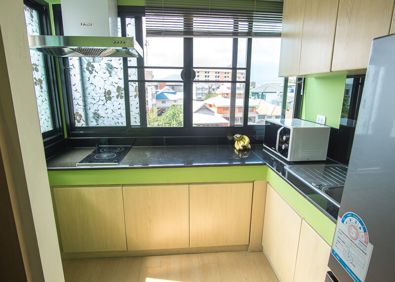 chiang mai trip blog - apartment with a kitchen