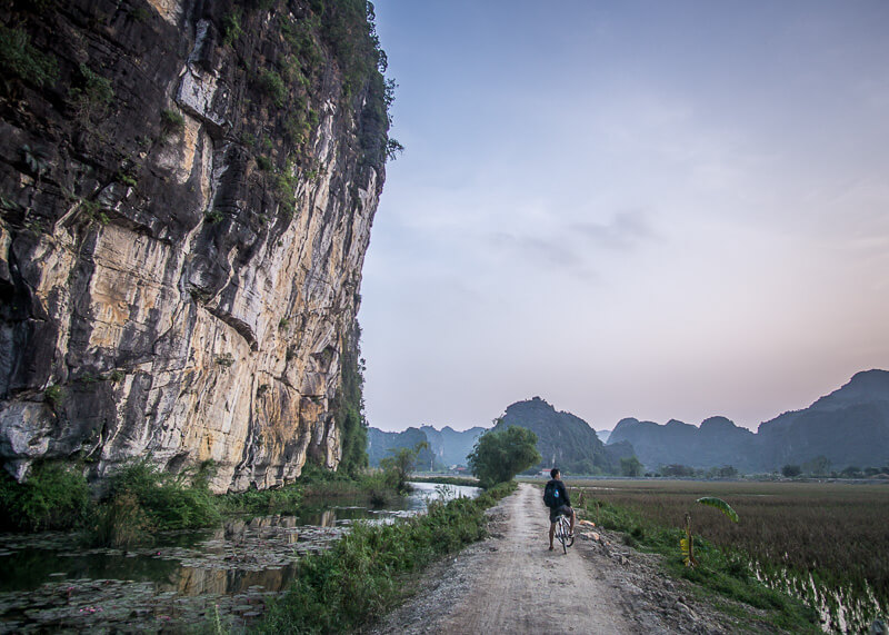 ninh binh travel blog - limestone cliffs